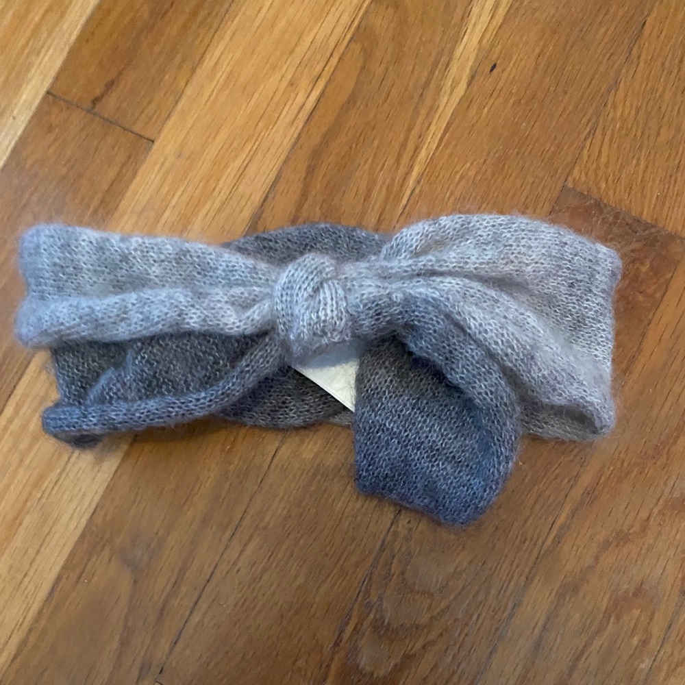 H and m headband